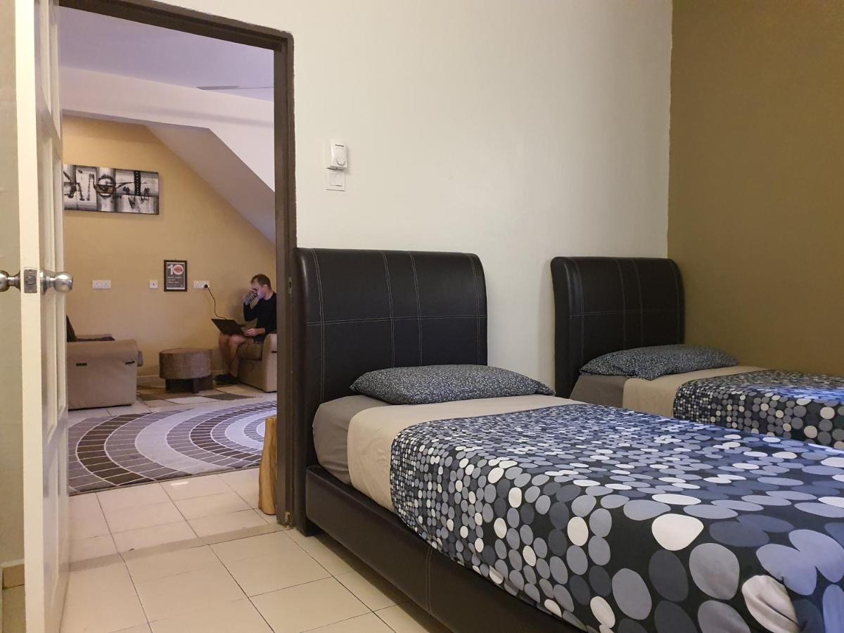 Fathers Guesthouse Тана Рата Екстериор снимка